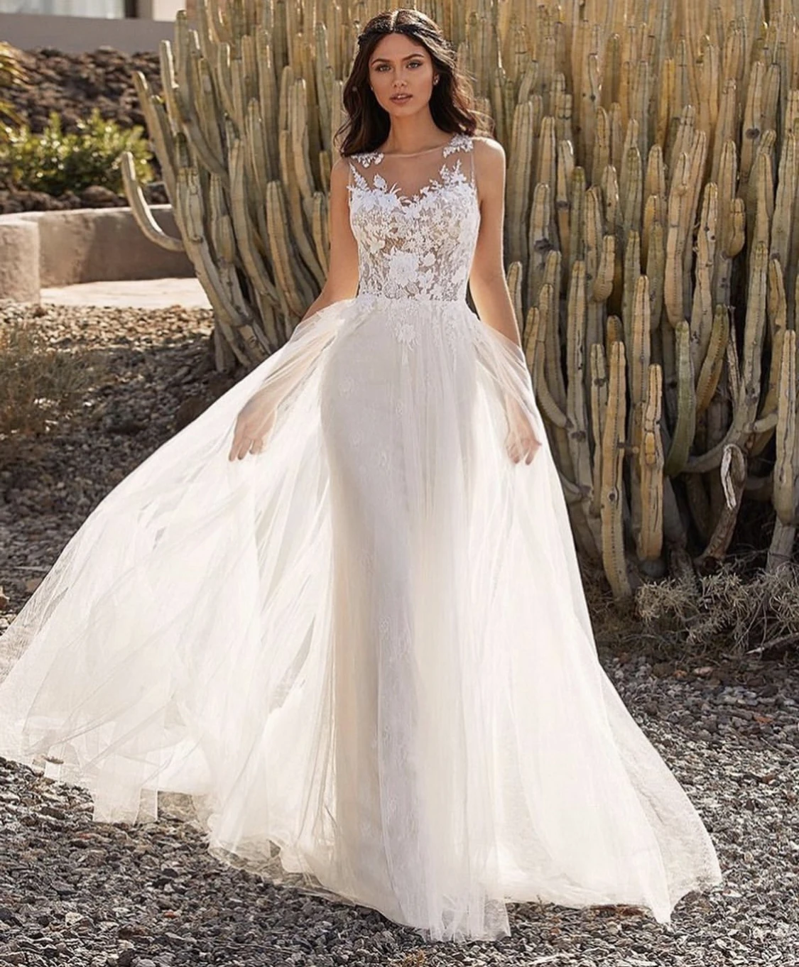 

A-Line Sheer Neck Tank Lace Appliques Wedding Dress Sequined Backless Tulle Floor Length Sweep Train Elegant Bride Gown 2022