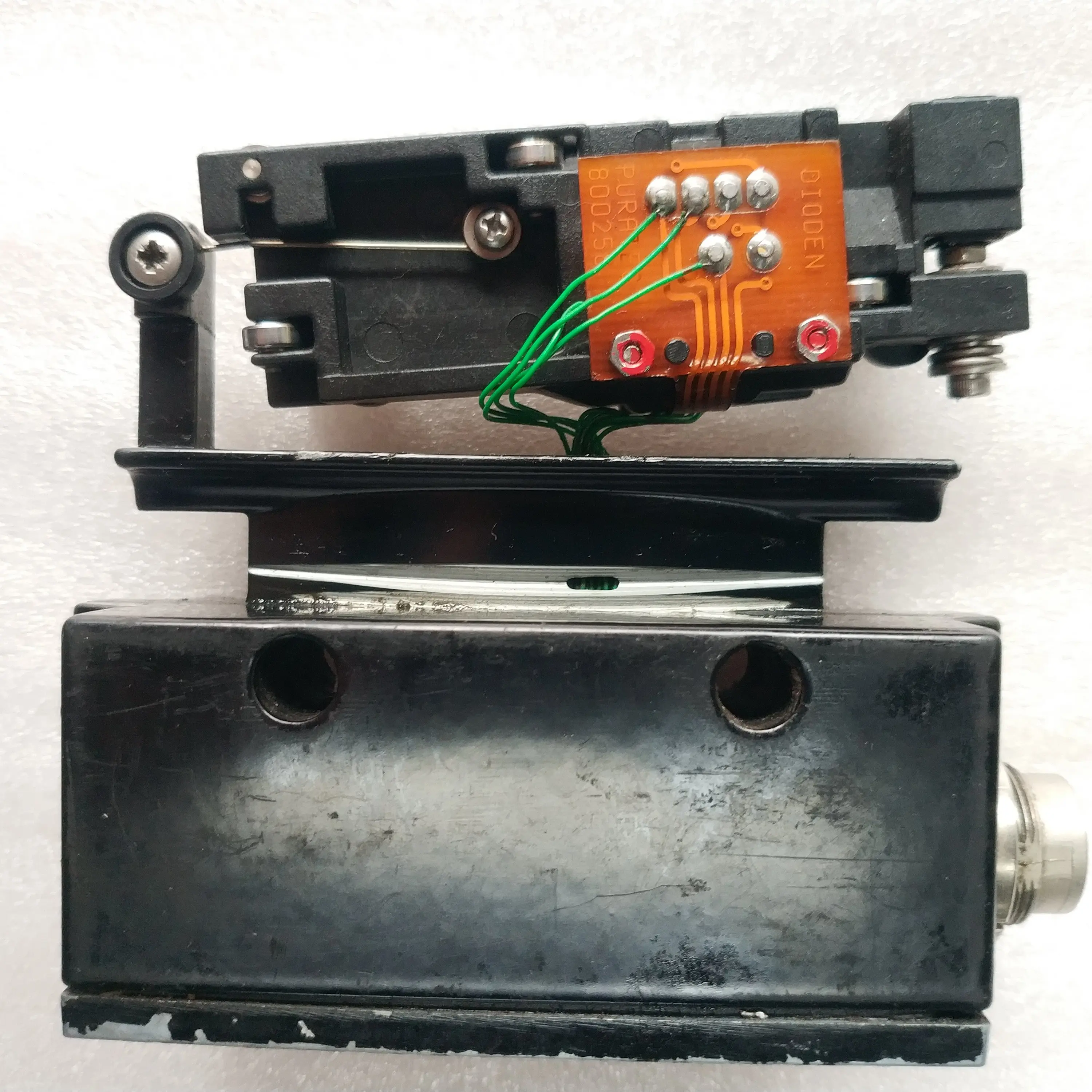 Рисунок 3 - Гильотинный Резак EMC 022 487 переключатель