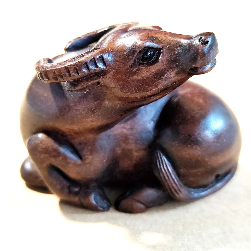 

Y8647 - 20 Years OLD 2.5" Hand Carved Ebony Ironwood Netsuke - Buffalo Ox