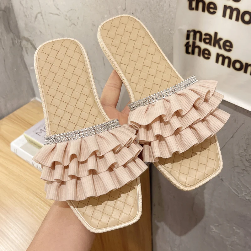 

2022 New Women Slippers Rhinestone Pleated Upper Design Square Head Open-toe Flat Shoes Casual Beach Sandals Elegant Women Shoes