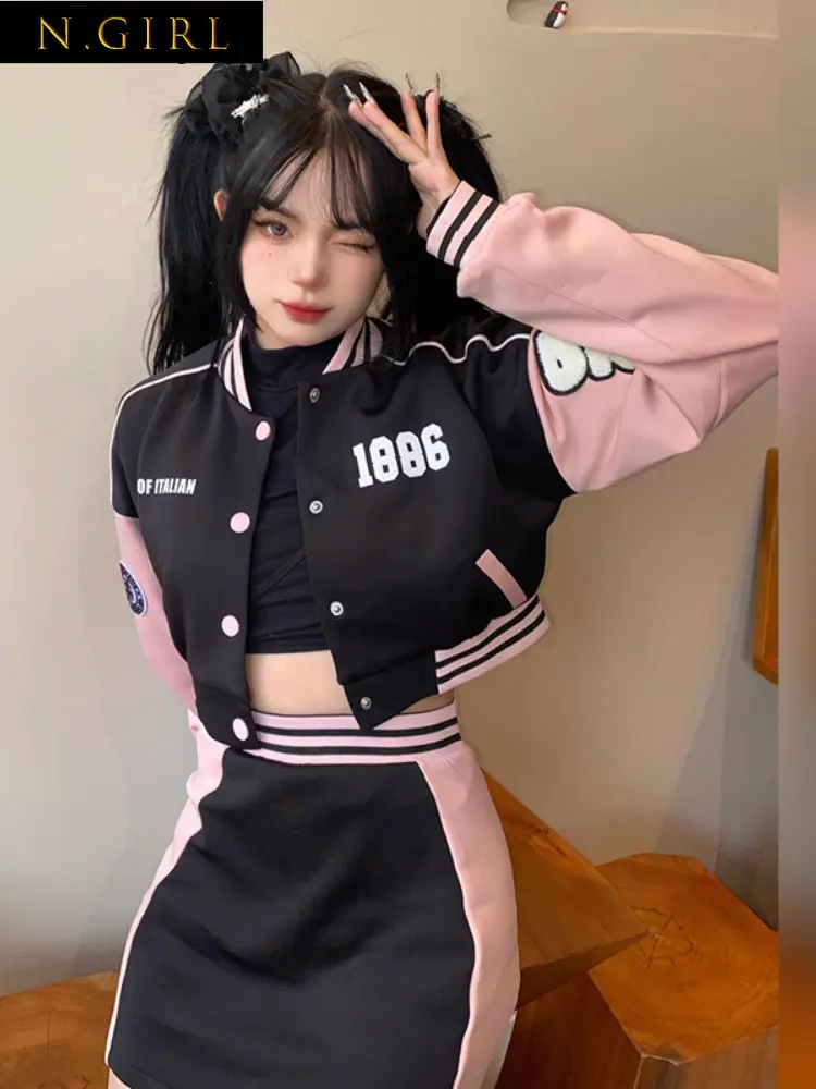 

Женский костюм-двойка с жакетом и юбкой, в стиле преппи