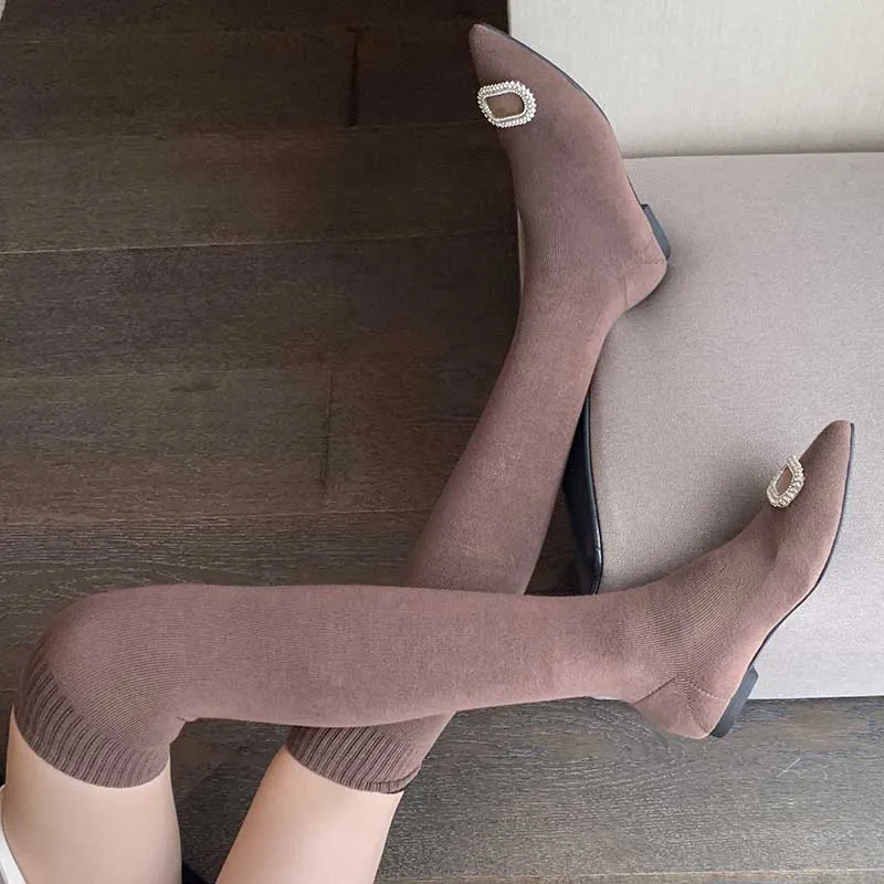 

Стразы, современные ранние сапоги с острым носком, женские повседневные уличные сапоги без застежек, женские сапоги выше колена из эластичн...