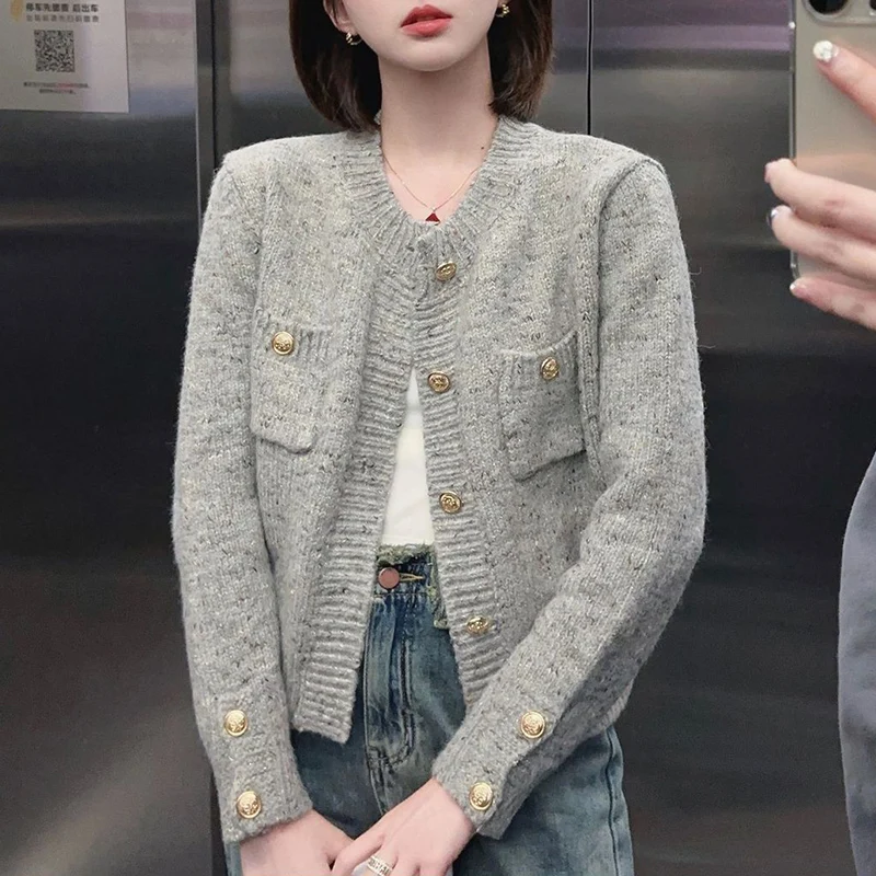 Кардиган женский на пуговицах элегантный модный универсальный свободный свитер