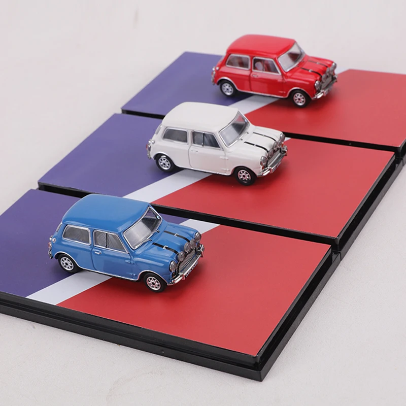 Фото Модель автомобиля GCD 1:64 Austin Mini Cooper S белого/синего/красного цвета из сплава №2