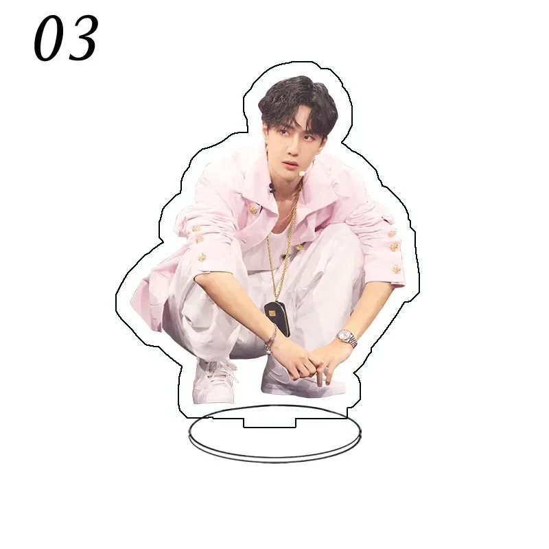 

Пластиковая статуэтка Wang Yibo
