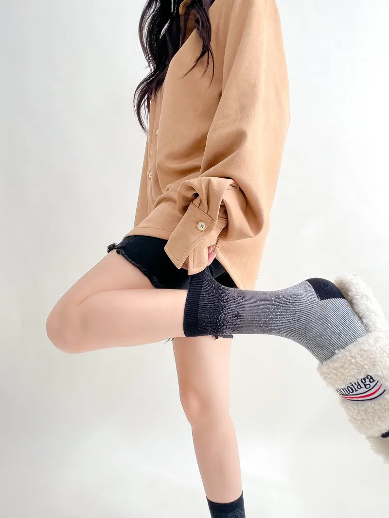 2pairs Trendy Double Needle Tie-Dye Gradient Color Personality Cotton Mid-Calf Socks