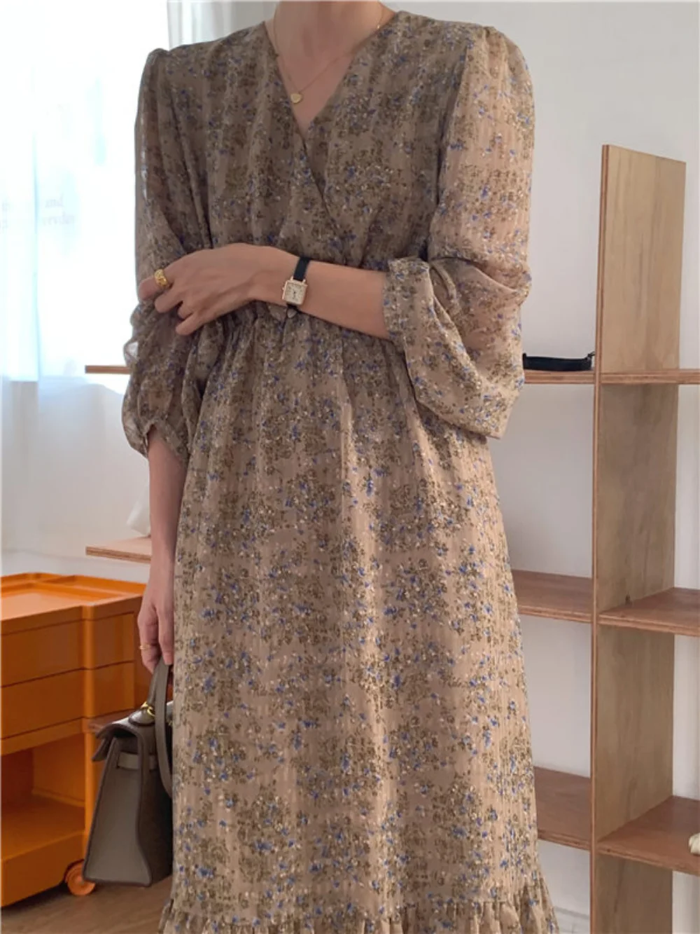 Женское платье-рубашка