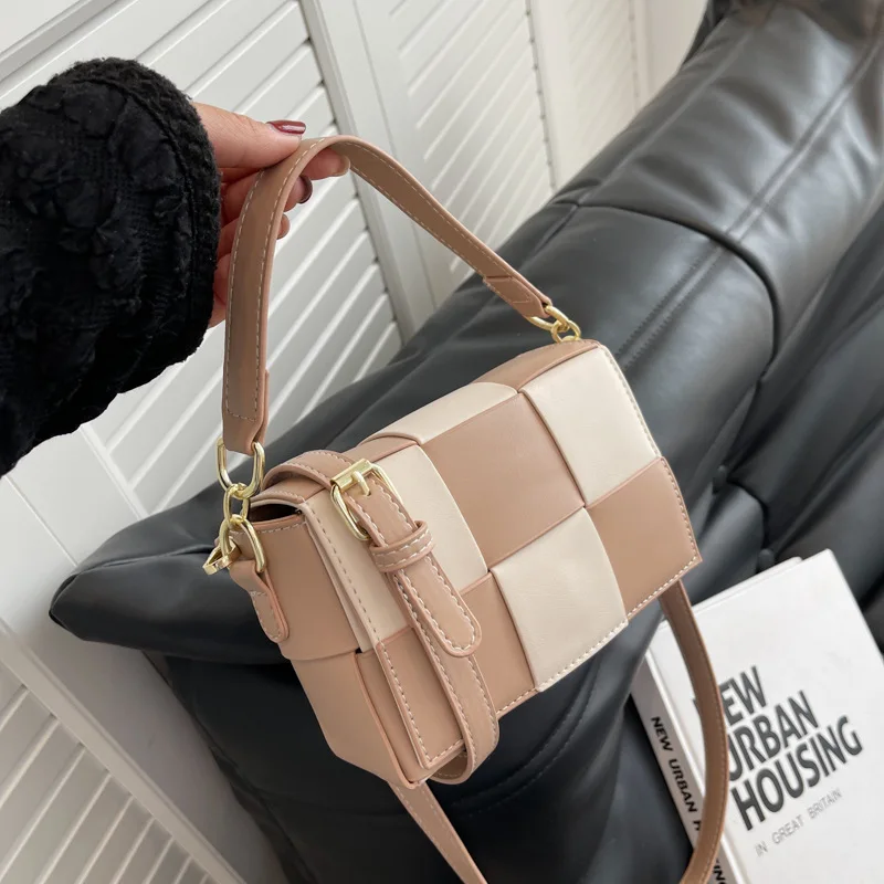 

Женская летняя сумка-мессенджер в западном стиле портативная маленькая сумка женская 2022 Новая модная сумка через плечо Маленькая квадратн...