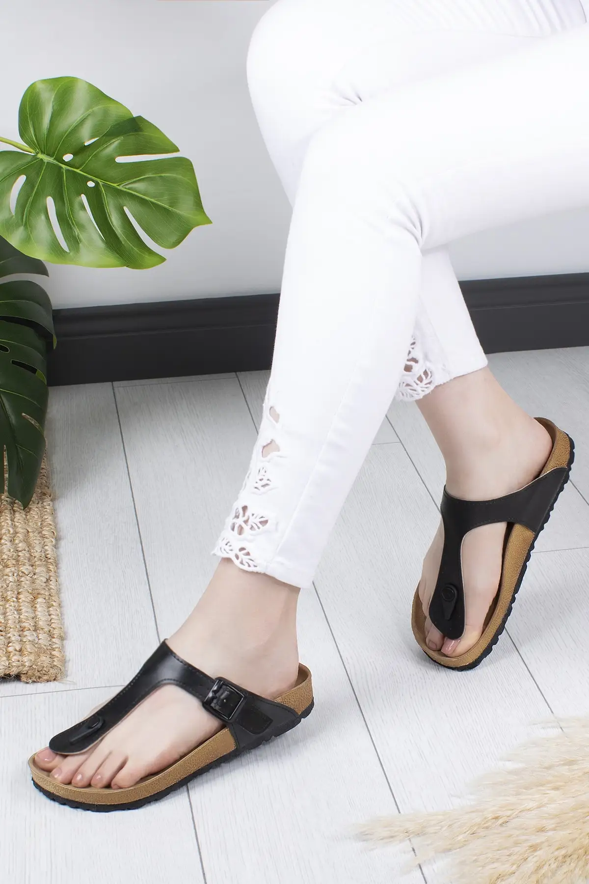

Women's Thong Orthopedic Slippers