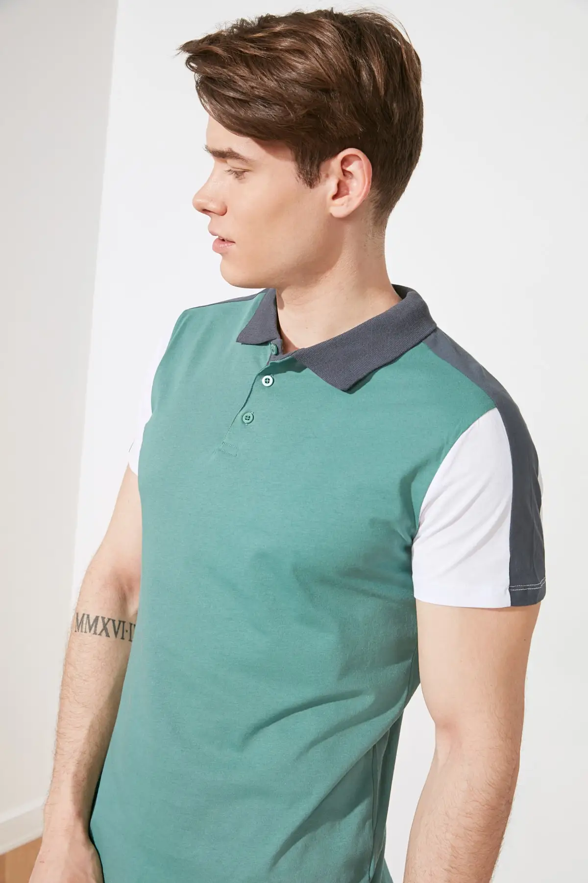 

Trendyol Male Slim Fit Color Block Polo Collar T-shirt TMNSS21PO0066
