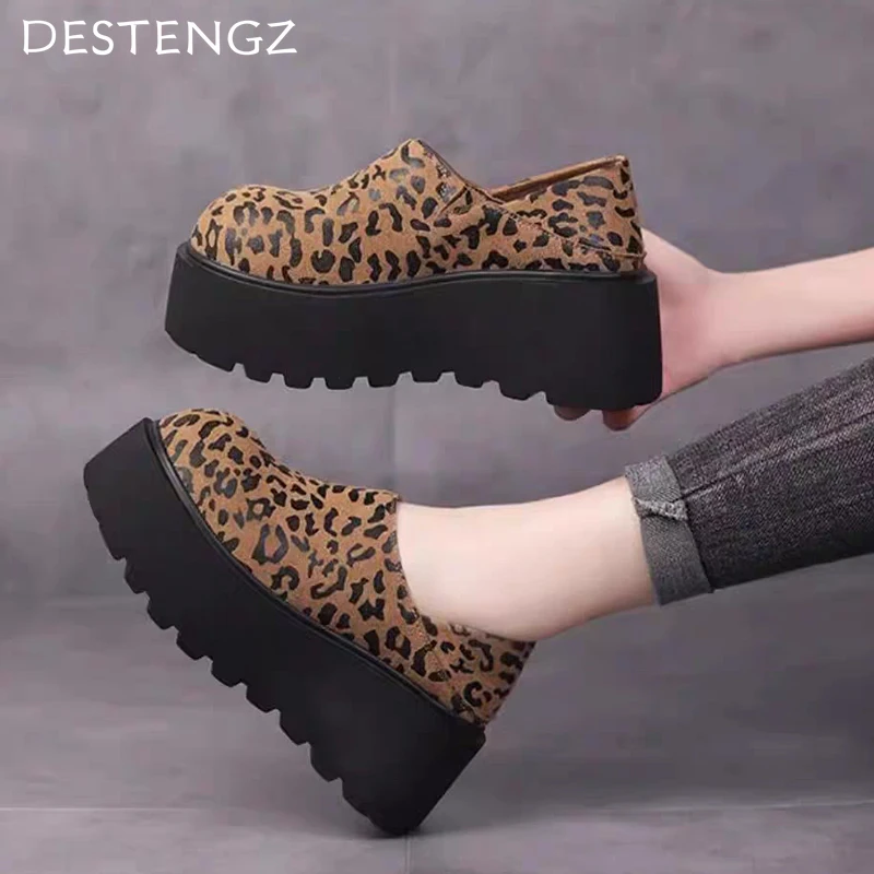 Женские зимние ботинки с леопардовым принтом на платформе замшевая обувь