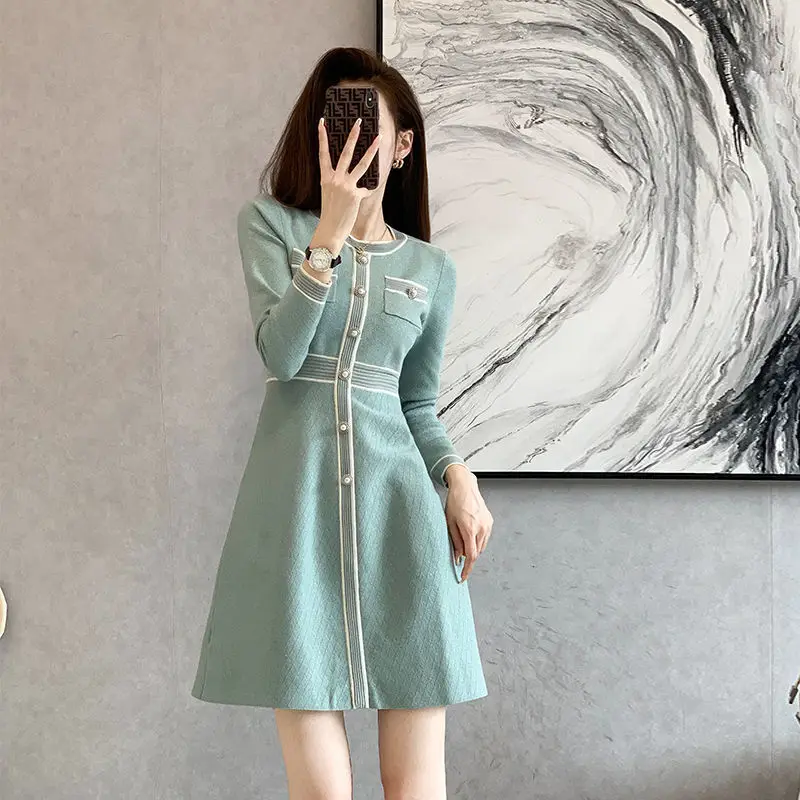 

Autumn Winter O-Neck and Long Sleeve Knitted Dress Women's Slim Waist Mini Dresses Button Fashion Vestido Women Clothing E343