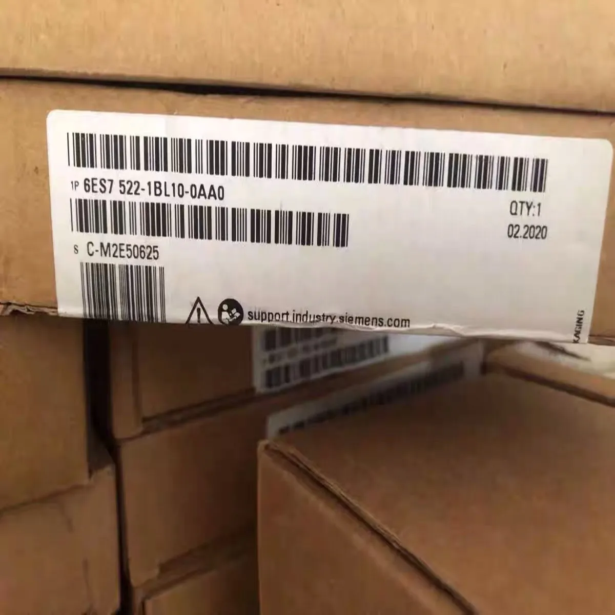 

6ES7522-1BL01-0AA0 Digital output module 6ES7 522-1bl01-0