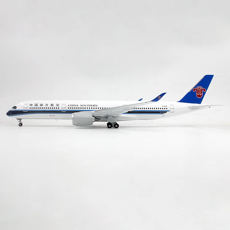 

Модель пассажирского самолета 1/200 Scale JC Крылья XX2312 China South Airlines