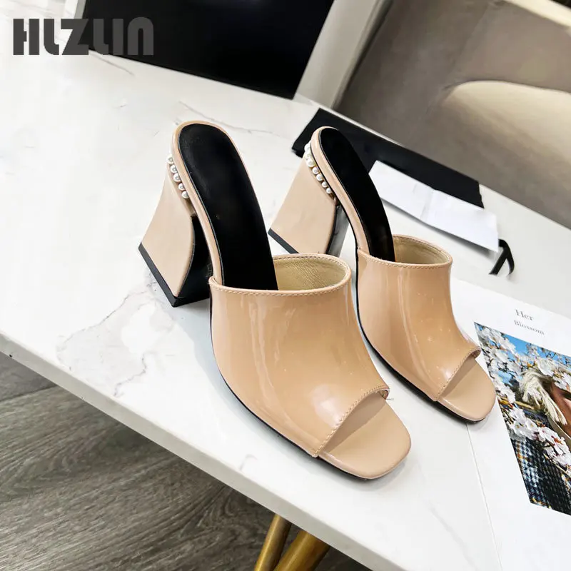 

Casual fashion chunky heels pearl leather flip-flops women's black and white all-match medium heels