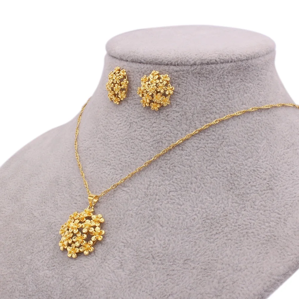 

Комплект из колье и серёг, из серебра 24 к