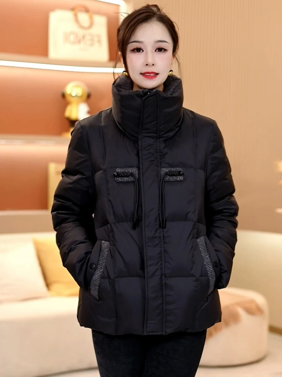 Черный короткий пуховик женский зима 2024 новая мода темпераментная универсальная