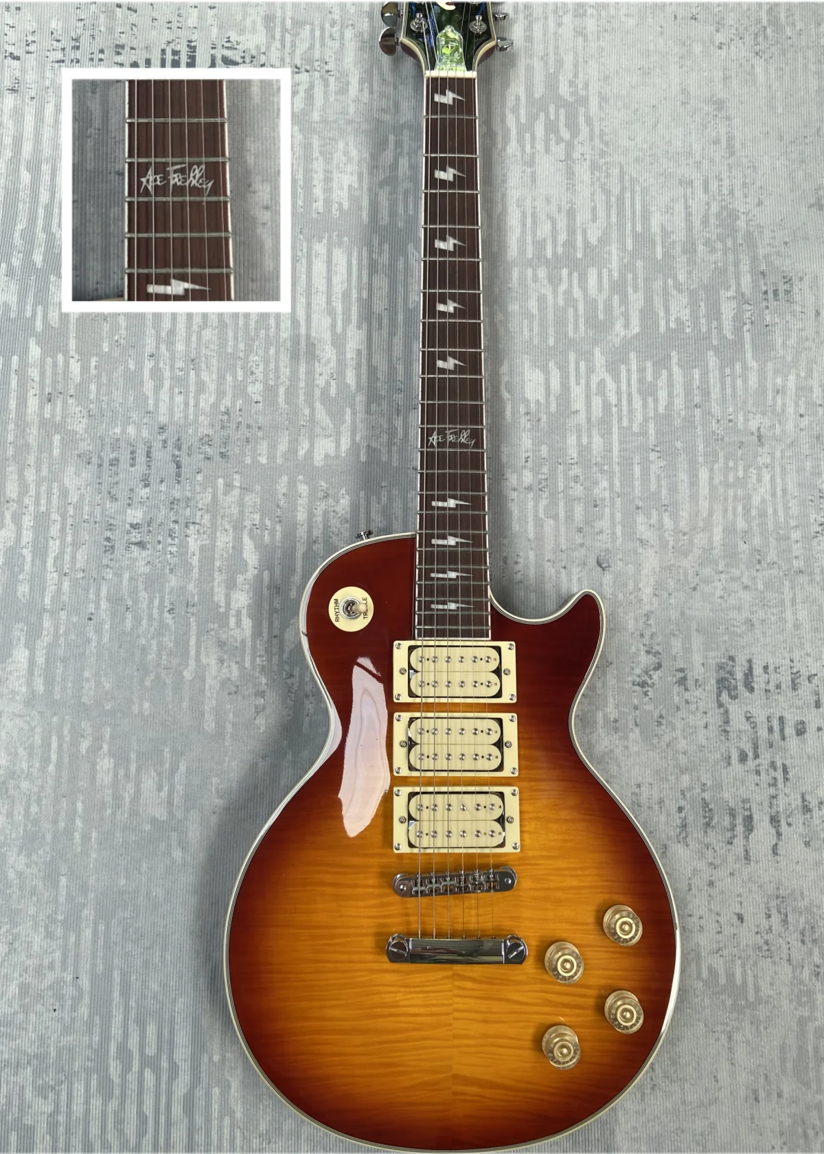 

Electric guitar, Made in China, rosewood fingerboard, high quality, mahogany body, 12F signature.head face