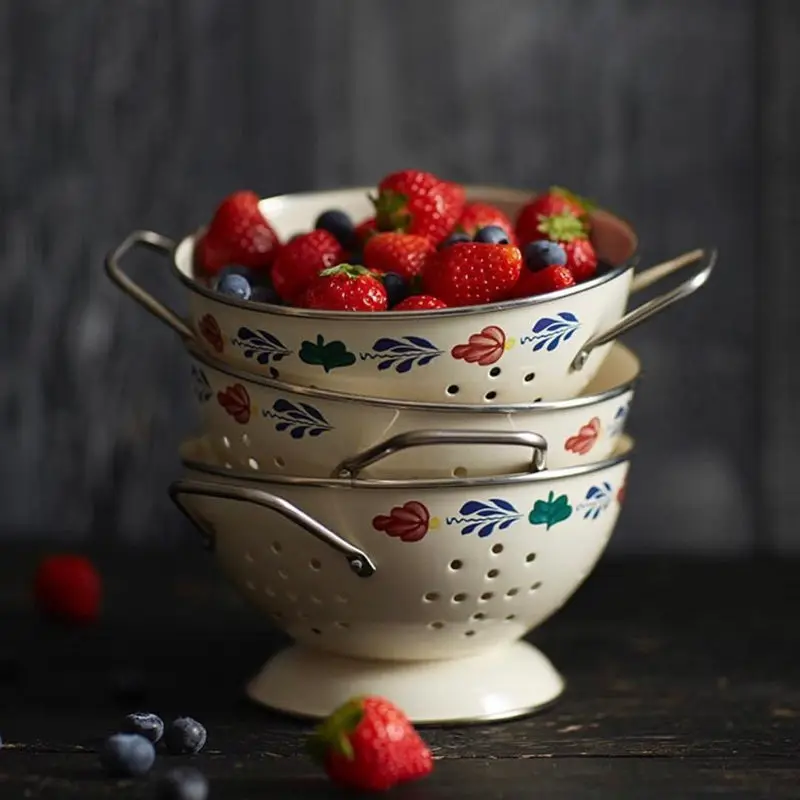 

Retro Vegetable Fruit Basket Bowl Kitchen Metal Washing Storage Basket Strainers Bowls Drainer Table Decor Foods container
