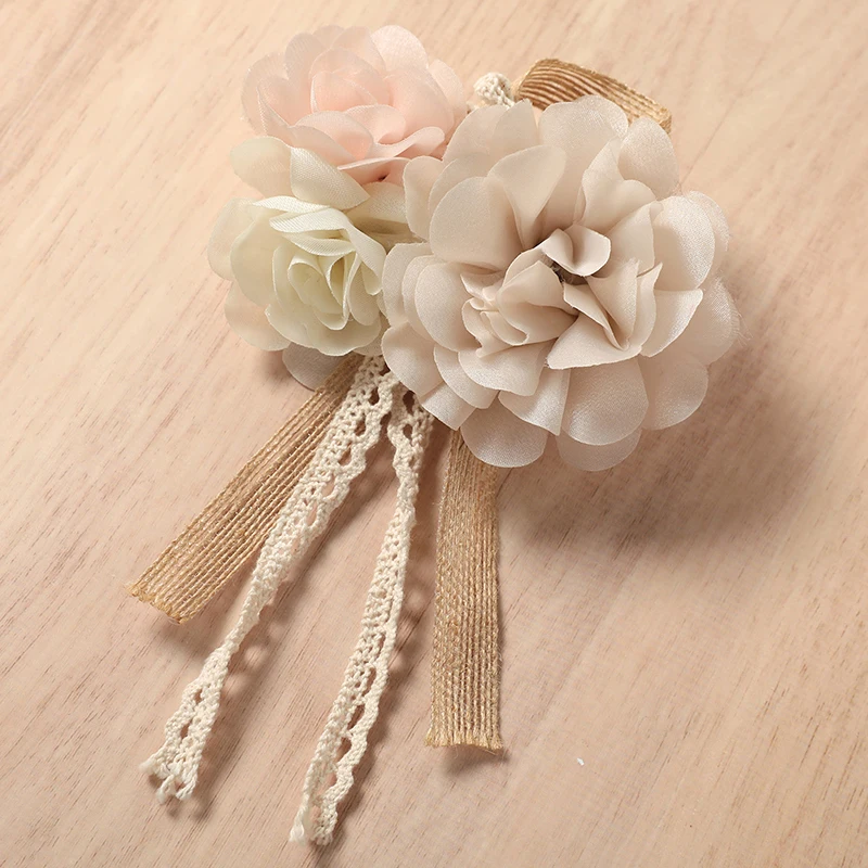 Детский комбинезон без рукавов с квадратным вырезом и кружевной каймой |