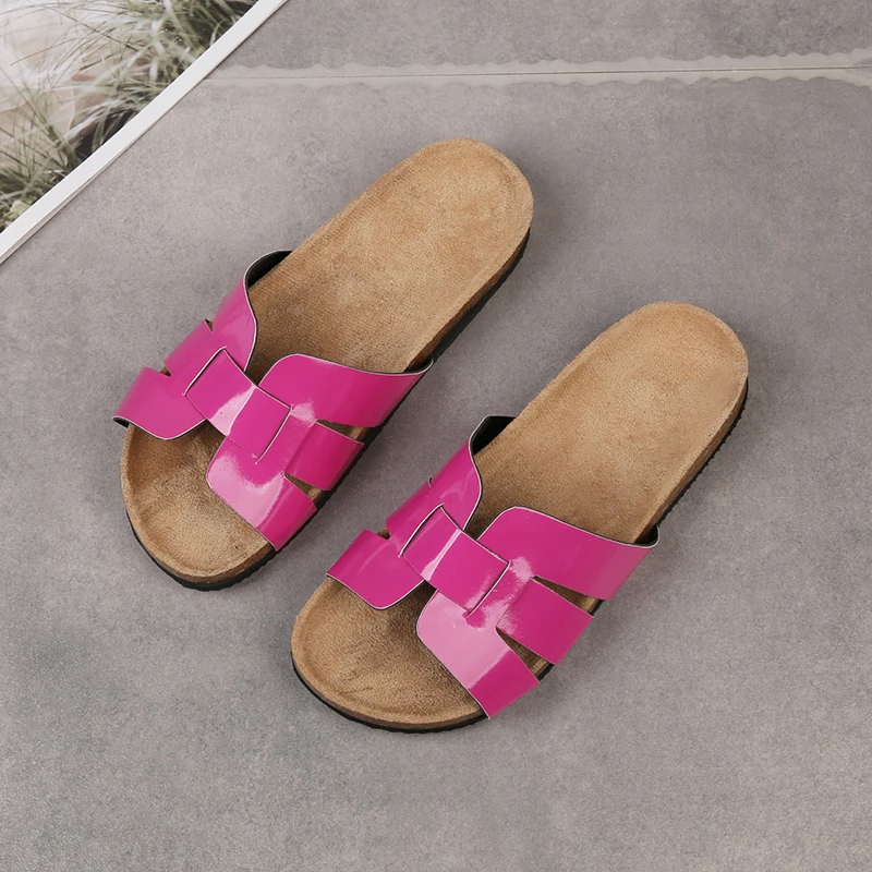

2022 Women's Slippers High Quality Outdoor Fashion Flat Casual Sandals Classic Designer Leather Beach Slippers Women's Plus Size
