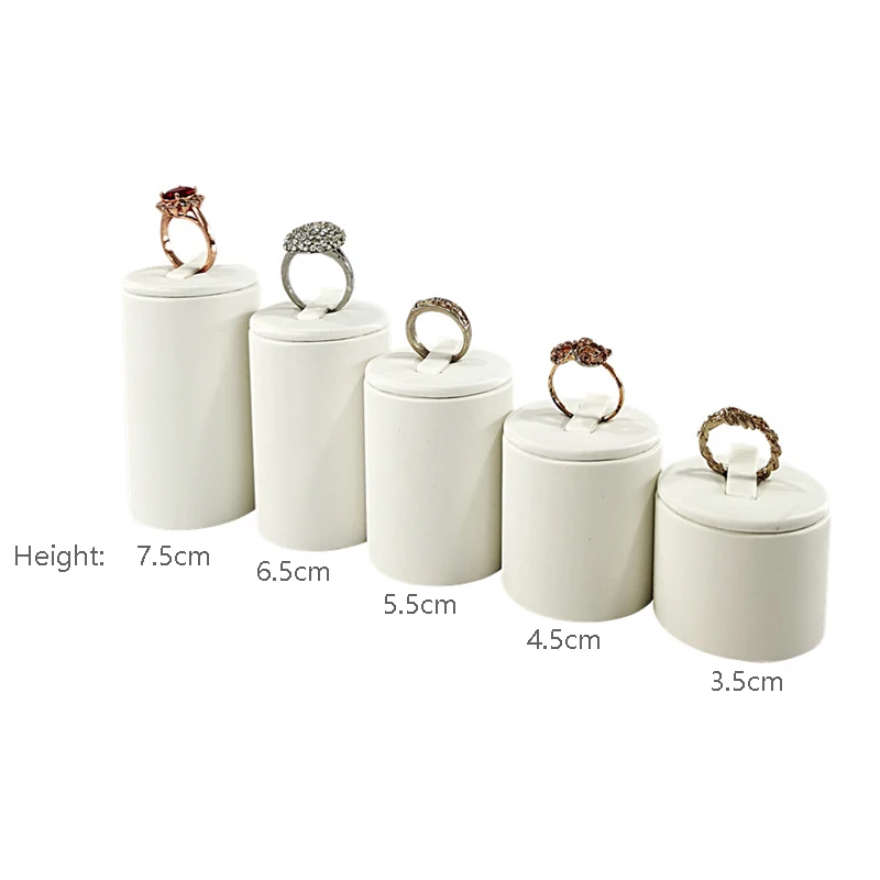 Кожаная стойка для ювелирных изделий TREACHI