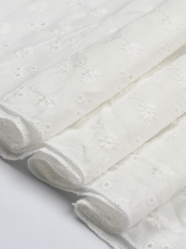 Платье женское кружевное средней длины белый пляжный сарафан в стиле пэчворк с