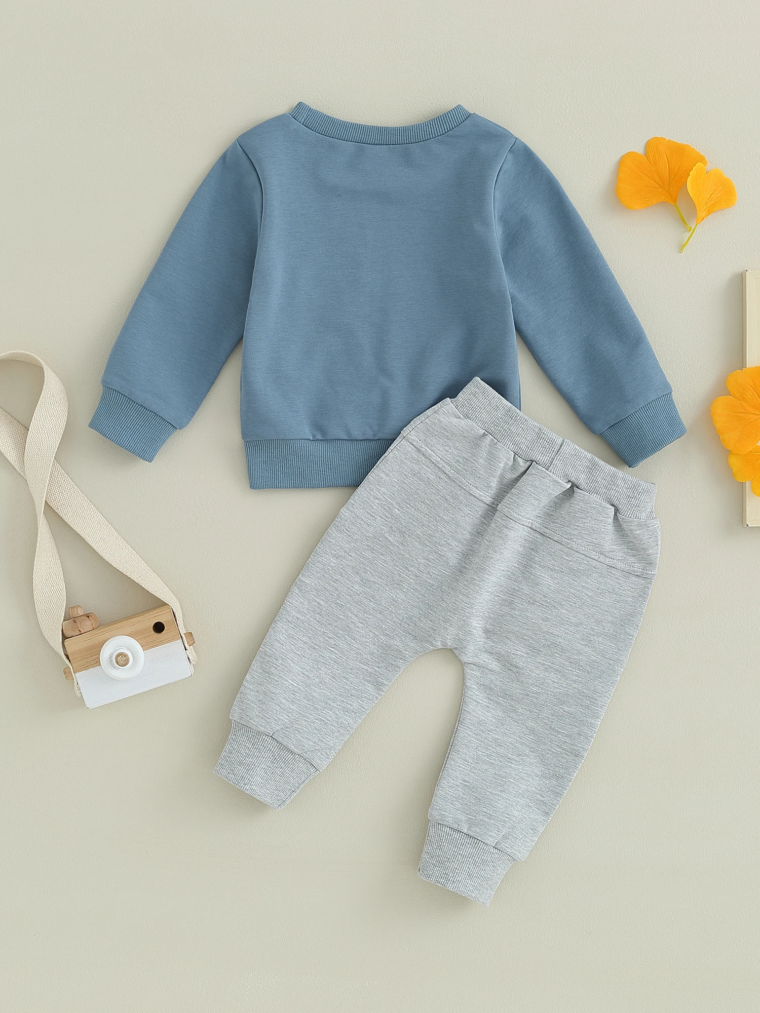 Рисунок 5 - Милый и уютный осенний костюм для маленьких мальчиков