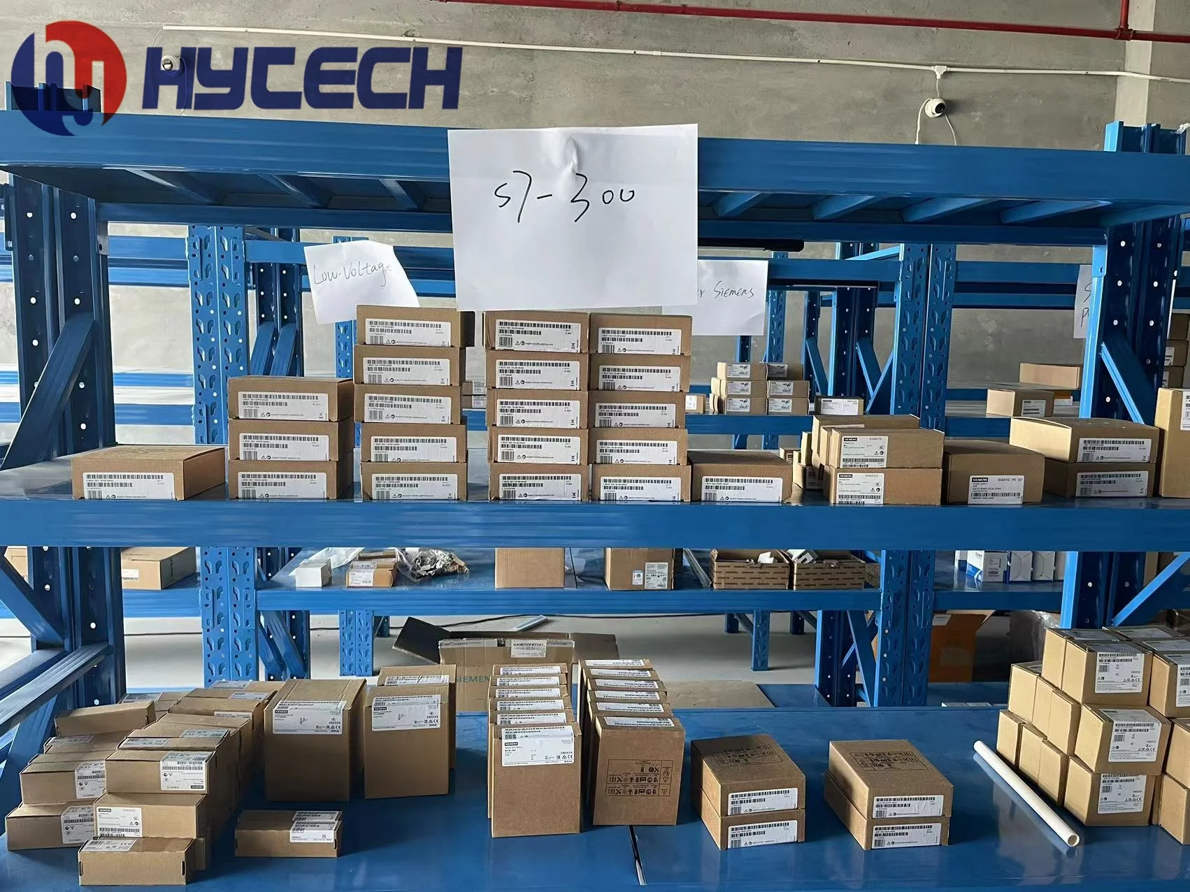 Контроллер ПЛК S7-300 Аналоговый выход SM332 Модуль AO 4*12 бит 6ES7332-5HD01-0AB0