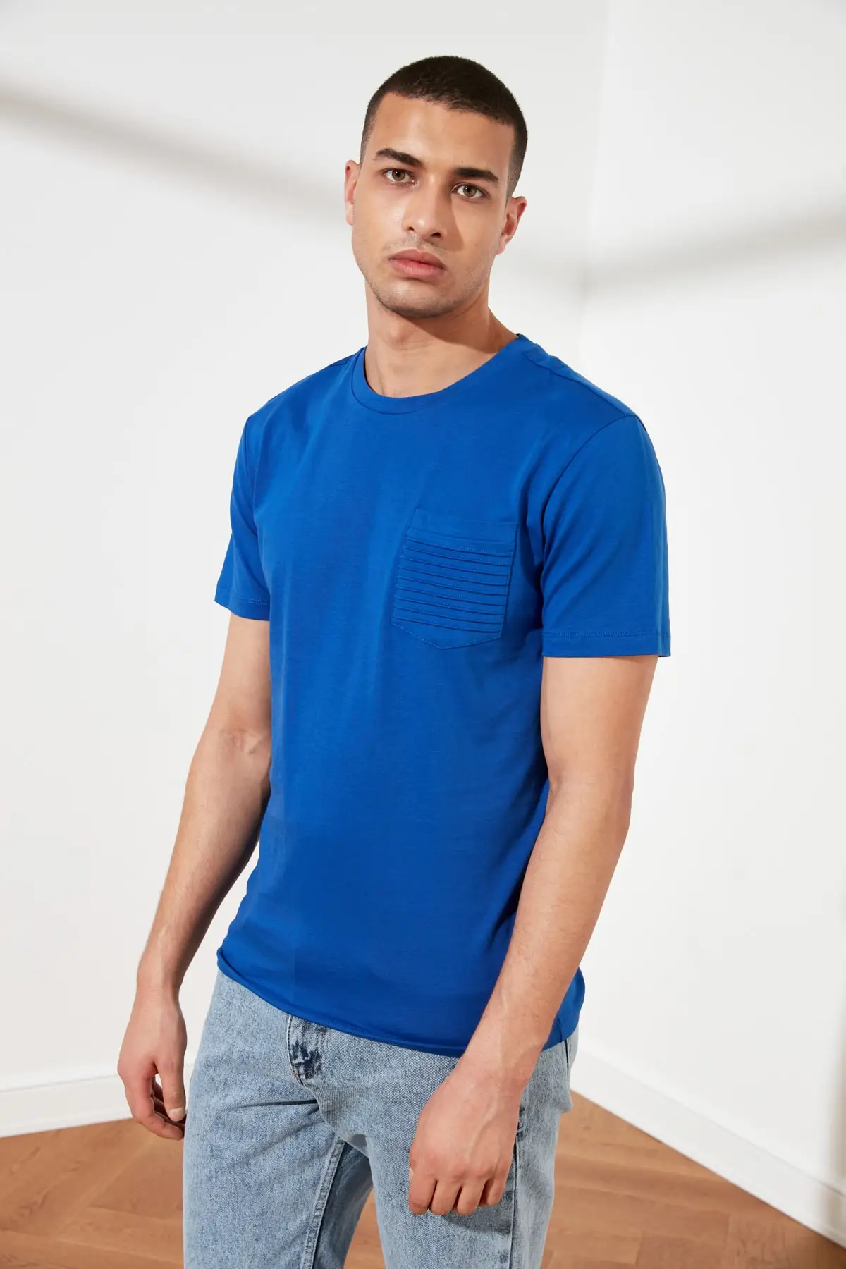 

Trendyol Male Slim Fit Bike Collar T-Shirt TMNSS21TS0443