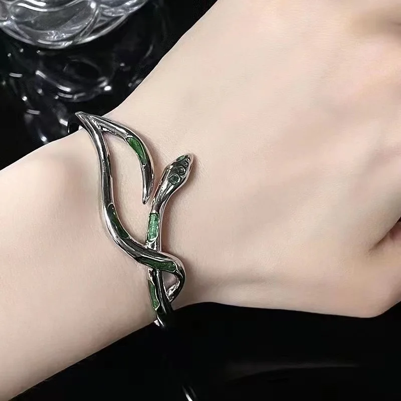 

2023 New Fashion Trend Unique Design Elegant Delicate Snake Bracelet Women Jewelry Wedding Party Premium Gift Wholesale