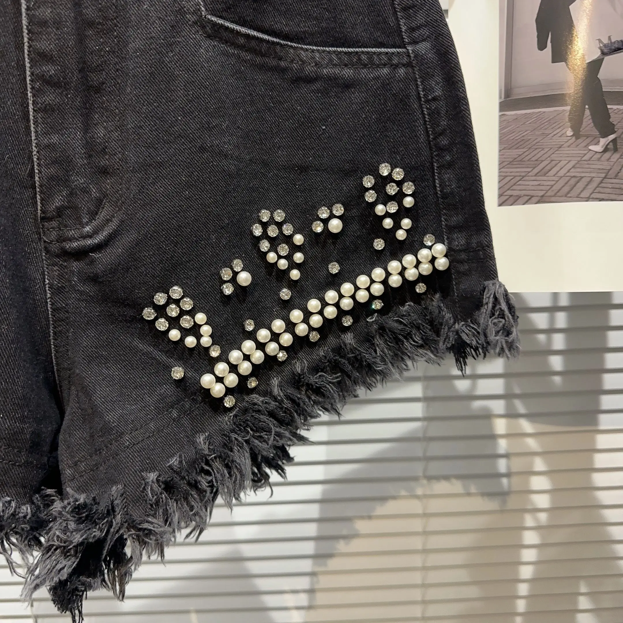 Black Booty Shorts Women Denim Shorts 2023 Spring Summer New Pearl Rhinestone Beaded Burrs Tassels Short Pants Sexy Girl