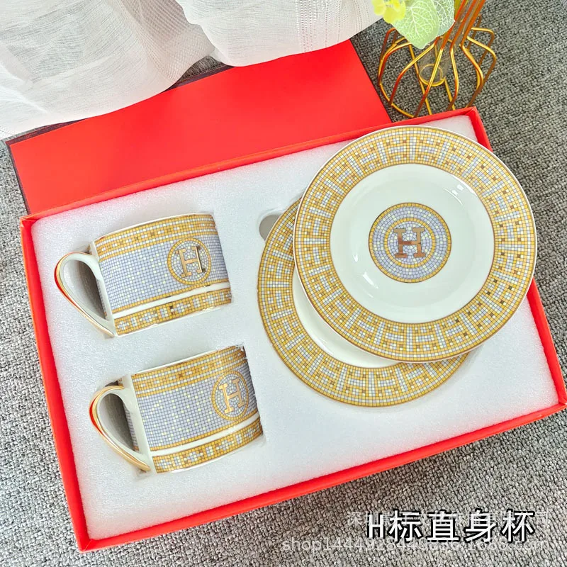 

Fashionable Coffee Cup set european-style afternoon tea set black tea cup coffee 2 cups 2 plates gift box