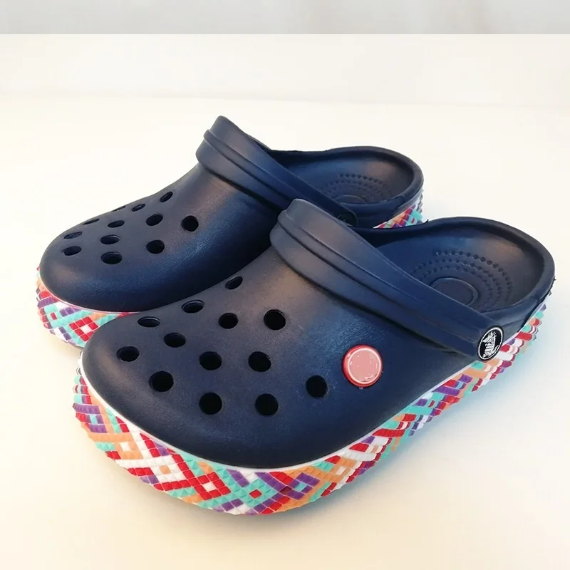 кроксы Женские сандалии лето 2022 г. нескользящие женские шлепанцы модные тапочки