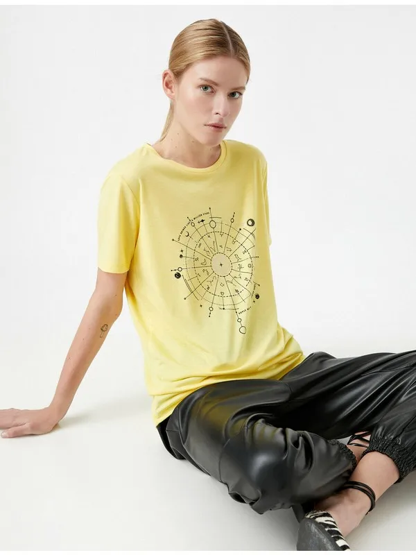 

Women's Printed T-Shirts Collar Short Sleeve T Shirt Y2K Top Nostalgic Summer Women T-Shirt Anime bluz