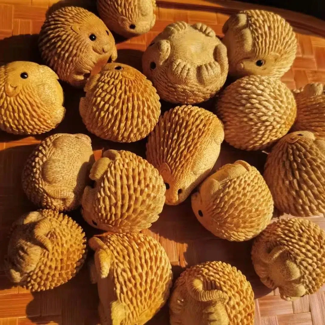 Dongyang Bamboo Root Carving Pure Hand-Made Old Material Carving Hedgehog Handball Handball Pieces Pendant
