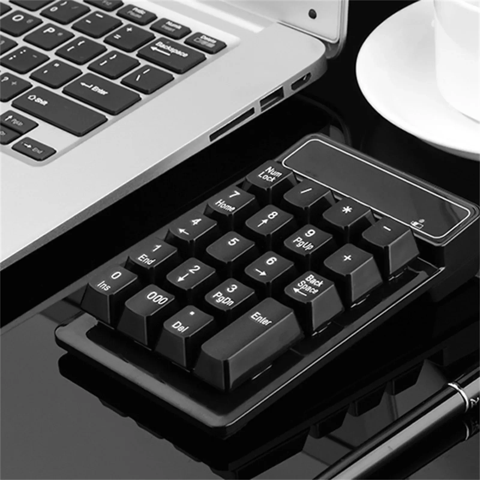 Full Size Wireless Keyboard Pad Keyboard Keys Number Portable 4.0 Keypad Num 19 Numeric Digital Bluetooth Keyboard Bee Keyboard enlarge