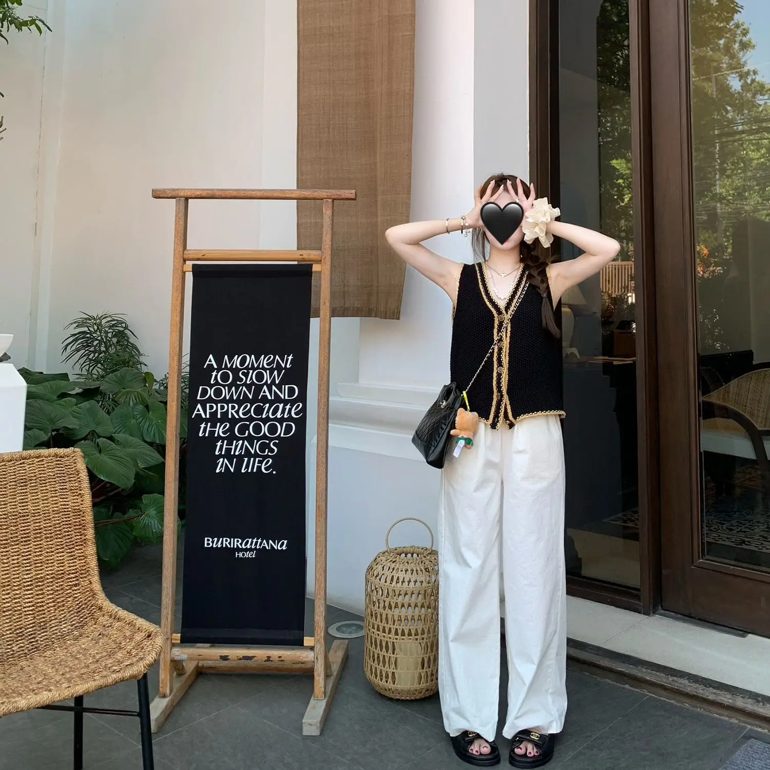 Женский трикотажный жилет Xiaoxiangfeng контрастных цветов с V-образным вырезом