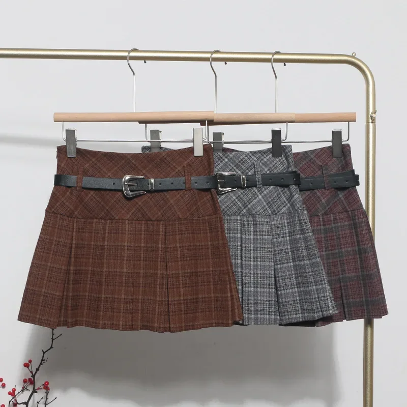 Шерстяное мини-платье в клетку с высокой талией и поясом антиэкспозиционная юбка