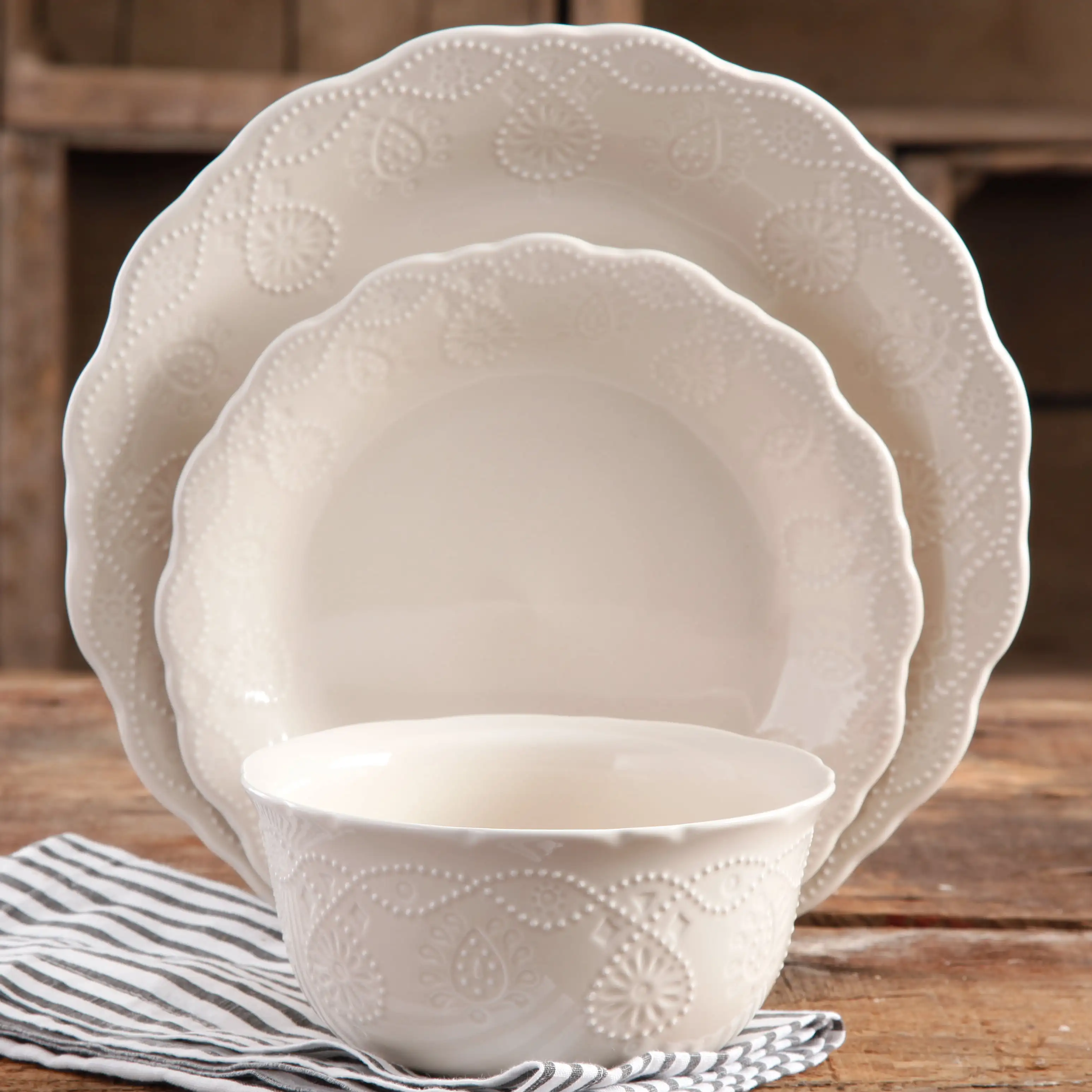 

The Pioneer Woman Cowgirl Lace 12-Piece Dinnerware Set, Linen