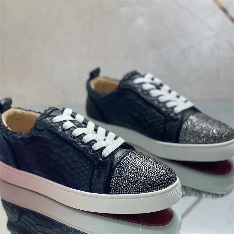 

New Fashion Men's Low Top Red Soles Black Woven Leather Rhinestones Casual Flats Sneakers Wedding Couple Women Driving Cleats
