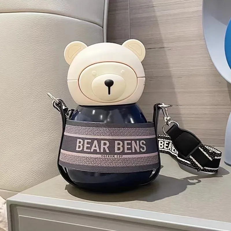 

Изолированная чашка Bear Beans для девочек, портативная вместительная бутылка для воды для детей и студентов, мультяшная соломенная большая чаш...