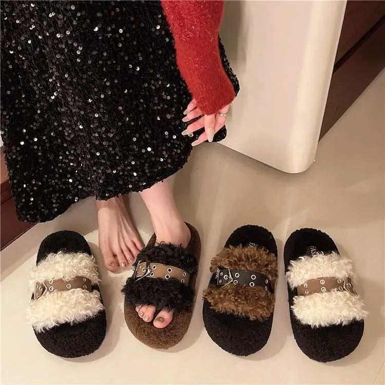 Шлепанцы женские уличные на среднем каблуке меховые сланцы плюшевые тапки