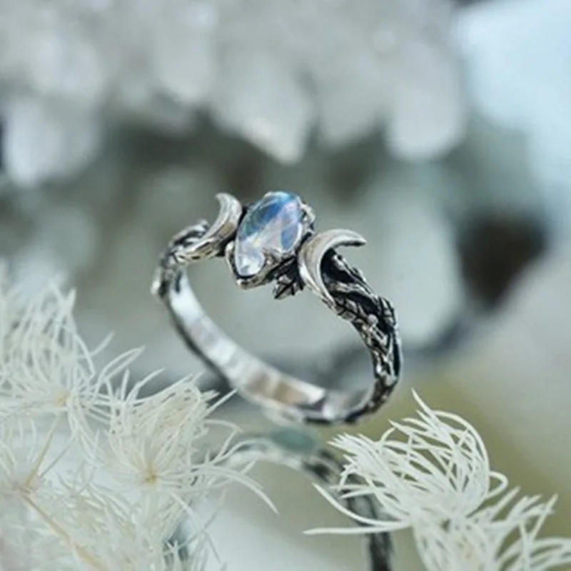 

European and American New Retro Bohemian Ring Simple Crescent Gemstone Ring