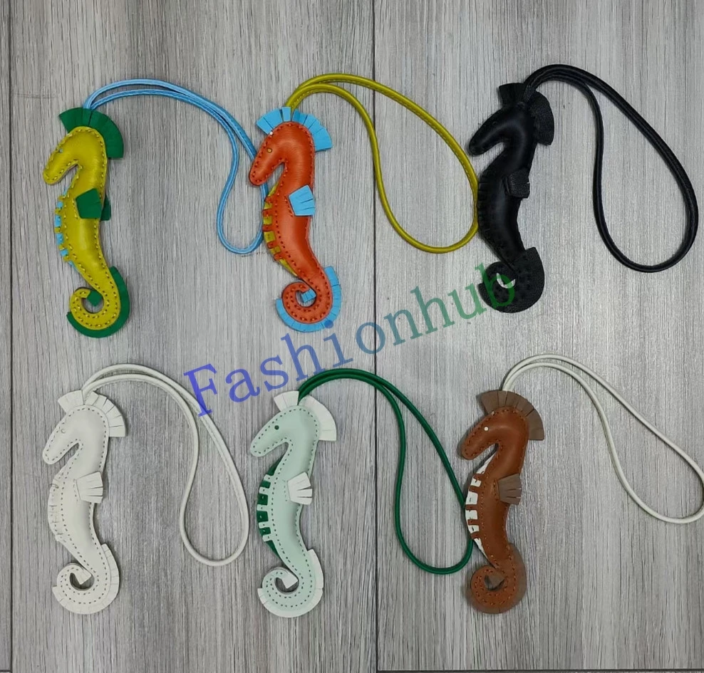 Красивое кожаное украшение в виде капли морского конька подвесное стиле