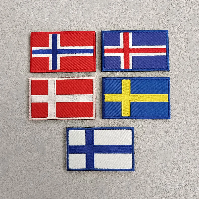Скандинавские значки с пятью национальными флагами Исландия Дания Норвегия
