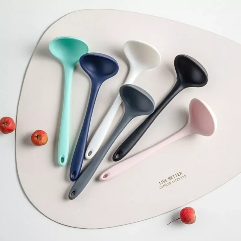 

2022New Ladle Soup Spoon Non-stick Curved Handle Unbreakable Big Round Scoop for Dinner Creative Kitchen Dining Tool Tableware