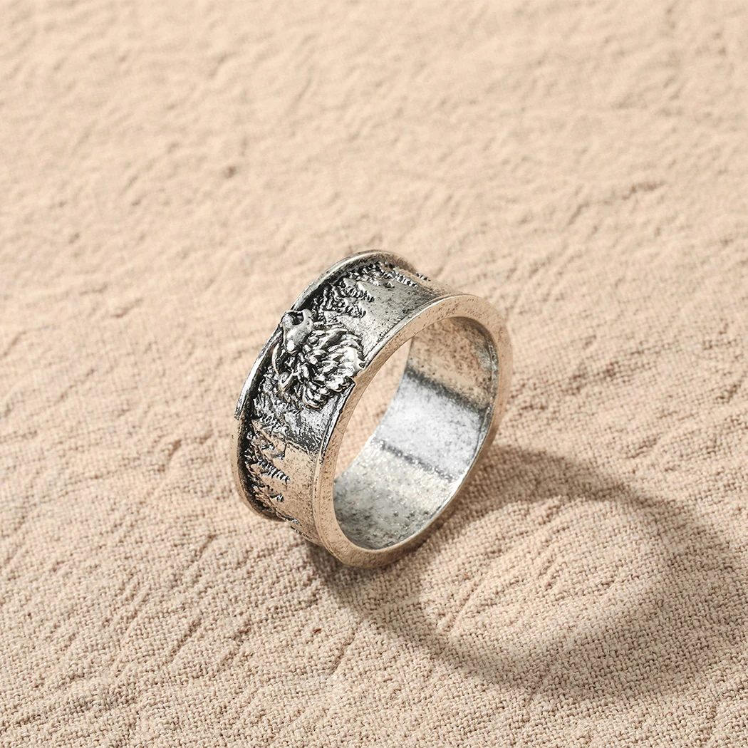 

Howling Wolf in Forest Under The Moon Handmade Ring Moon Men Band Animal Ring