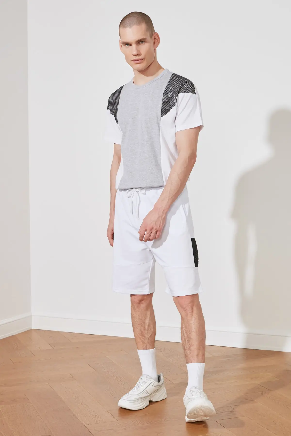 

Trendyol Men 'S Regular Fit Shorts & Bermuda TMNSS21SR0195