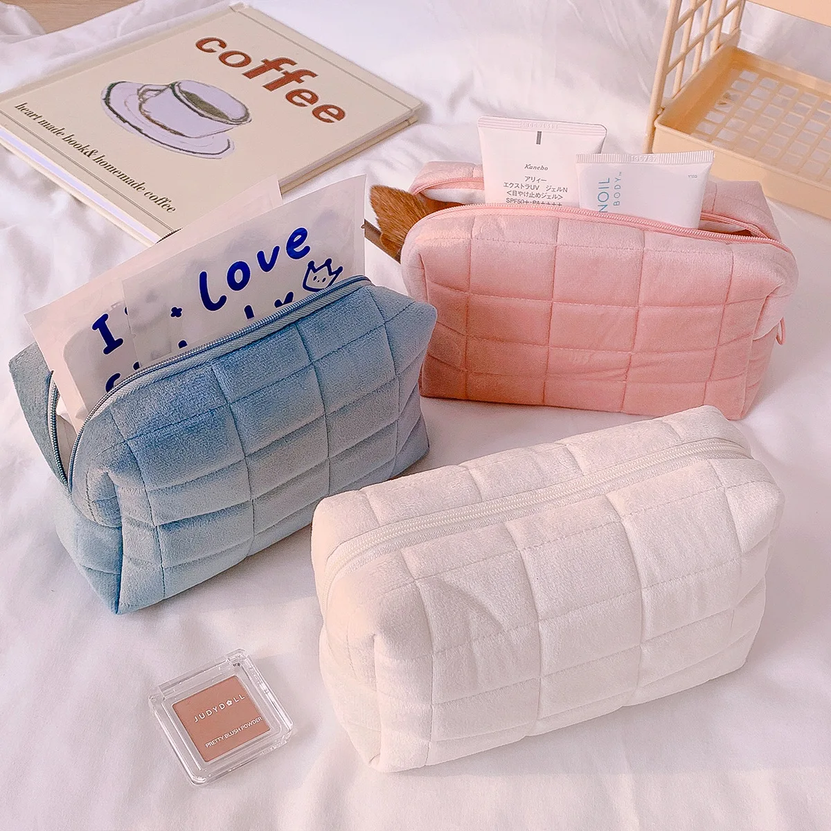 

FUDEAM Cute Soft Corduroy Women Cosmetic Bag Large Toiletries Storage Organize Travel Makeup Bag Portable Female Washing Pouch